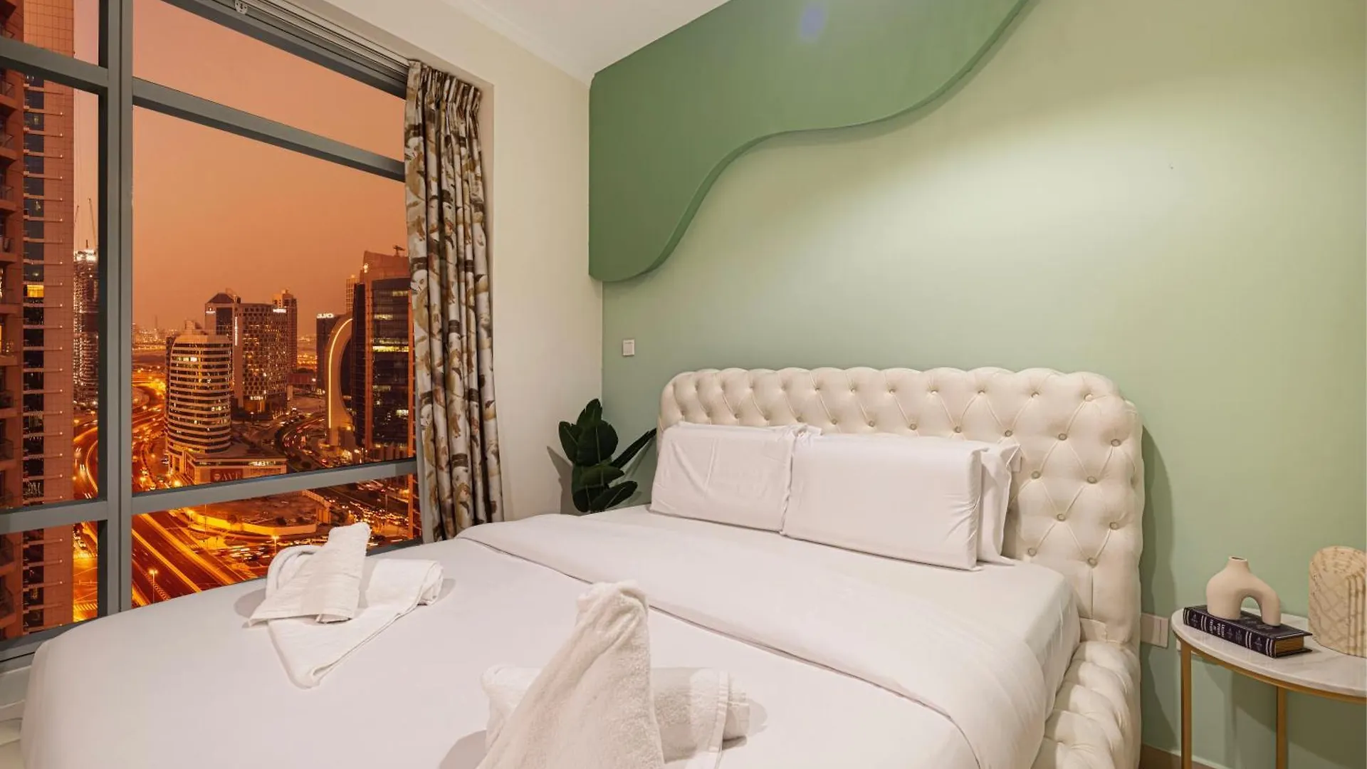 Serene Cozy 2Br Near Burj Khalifa 迪拜 0*,